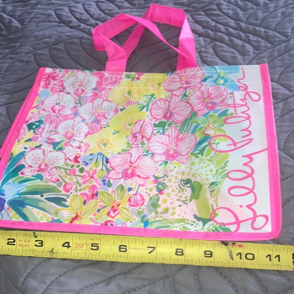 Lilly Pulitzer Handbags - NWOTLilly Pulitzer bag..